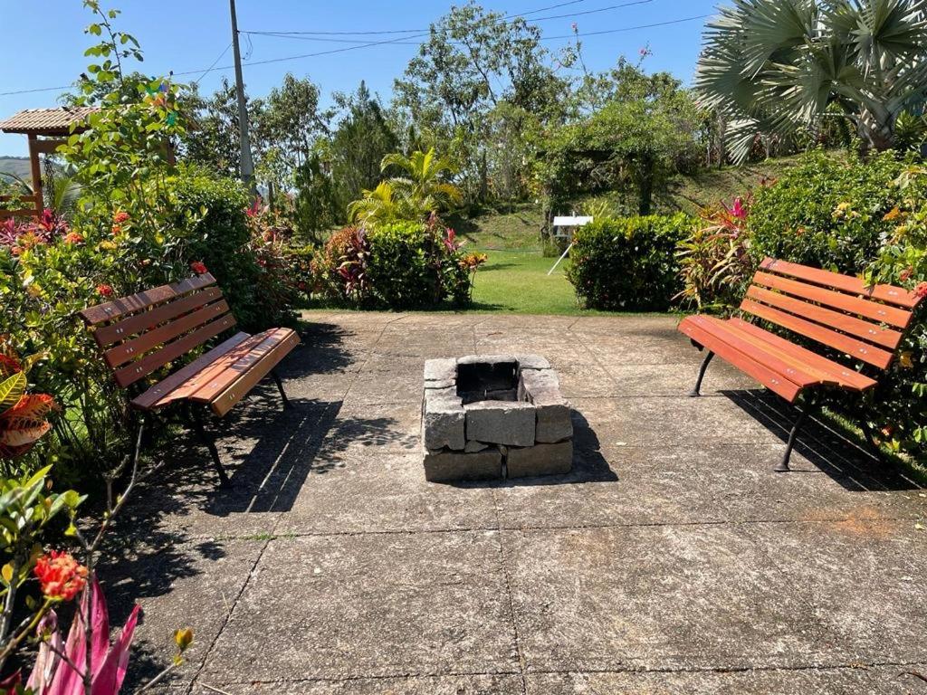 Casa nas montanhas com piscina e vista panorâmica Domingos Martins Exterior foto
